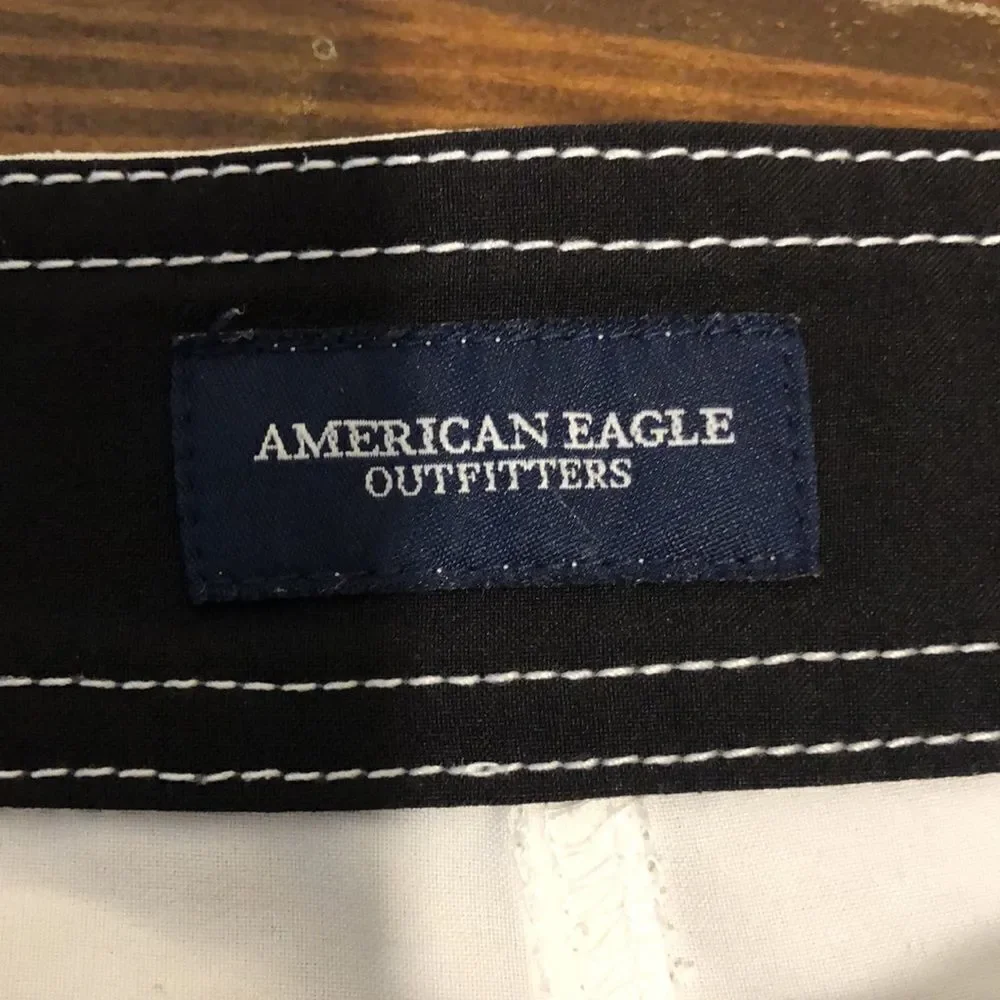 NWOT American Eagle Outfitters Mens Board Shorts, Size Medium
